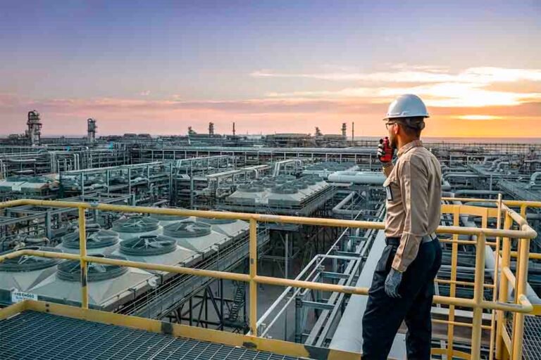 Global oil giants suffer drop in income