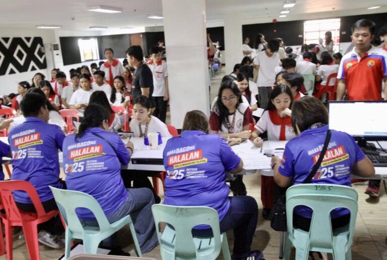 Voter Registration To Continue Despite Scheduled Signing Of Barangay Polls Reset
