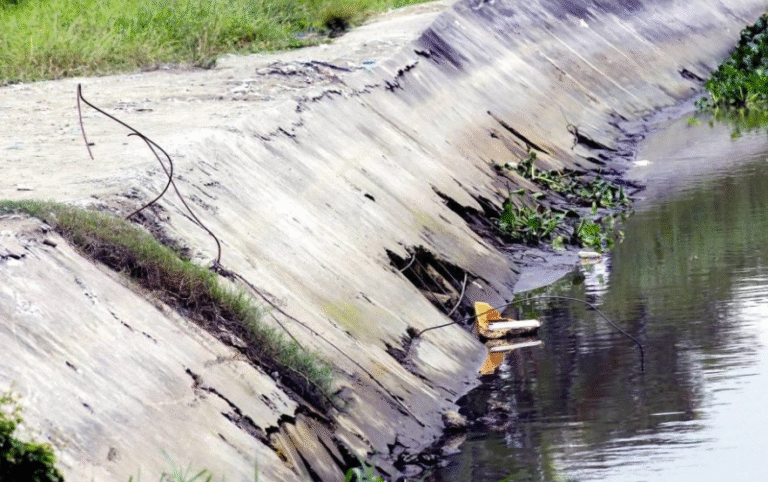 Philippines Drowning In Flood and Debt